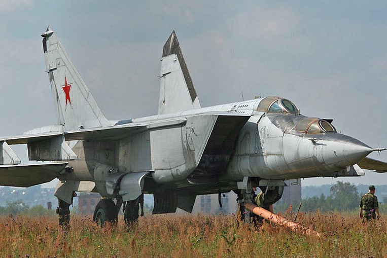 Mikoyan MiG-25 (Vitesse maximale : 3 494 km/h)