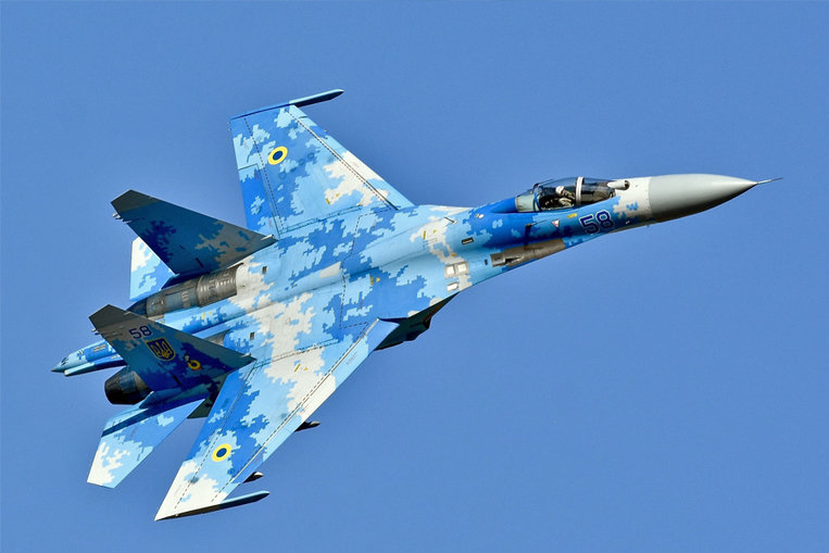 Sukhoi Su-27 (vitesse maximale : 2 500 km/h)