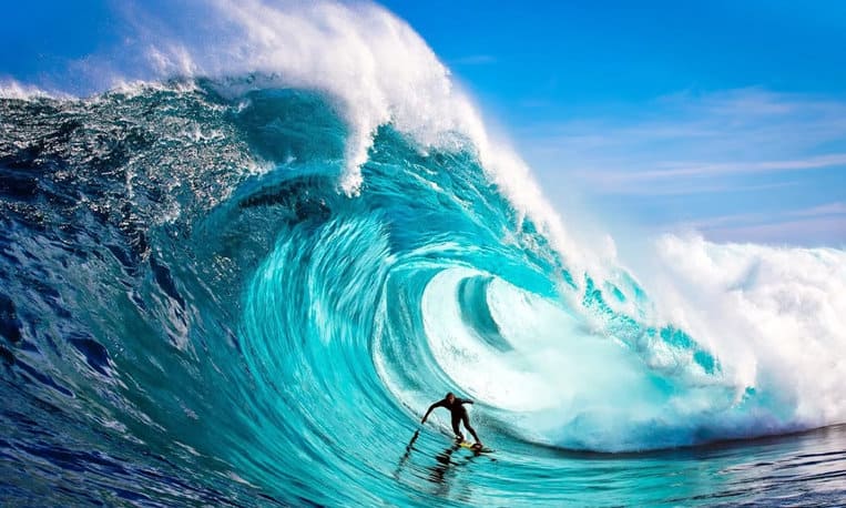 TOP 15: Les spots de surf les plus dangereux du monde